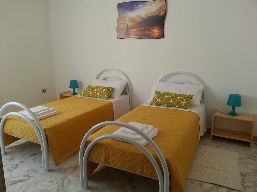 Apartamento La Via Del Mare - Acireale Centro Storico Habitación foto