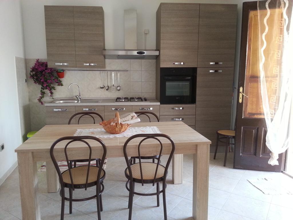 Apartamento La Via Del Mare - Acireale Centro Storico Habitación foto